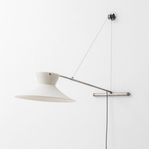 Extendable wall lamp